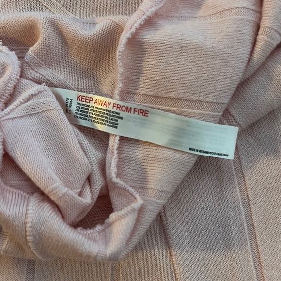 Elegant Pink Long Sleeve Top - Picture 5 of 5